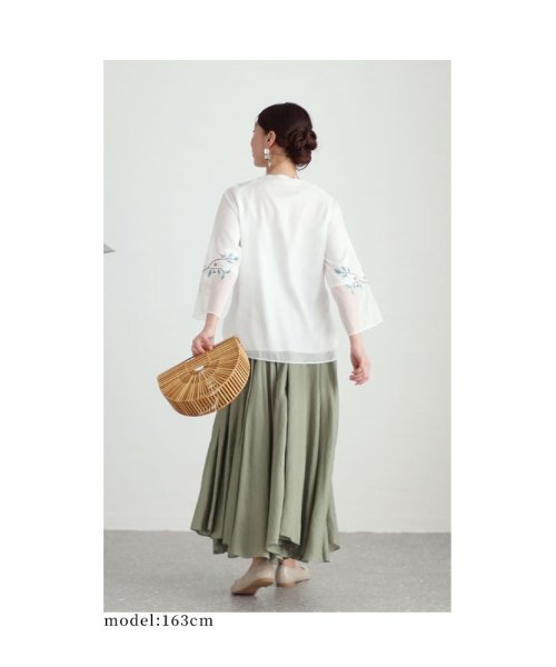 Sawa a la mode(サワアラモード)/レディース 大人 上品 シフォンに咲く花刺繍のシャツブラウス/img14