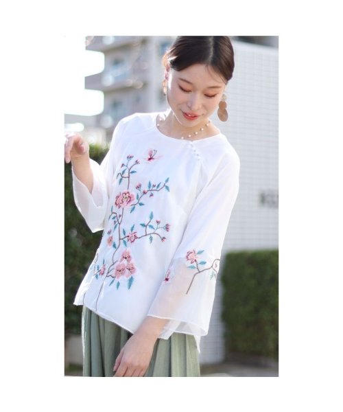 Sawa a la mode(サワアラモード)/レディース 大人 上品 シフォンに咲く花刺繍のシャツブラウス/img17