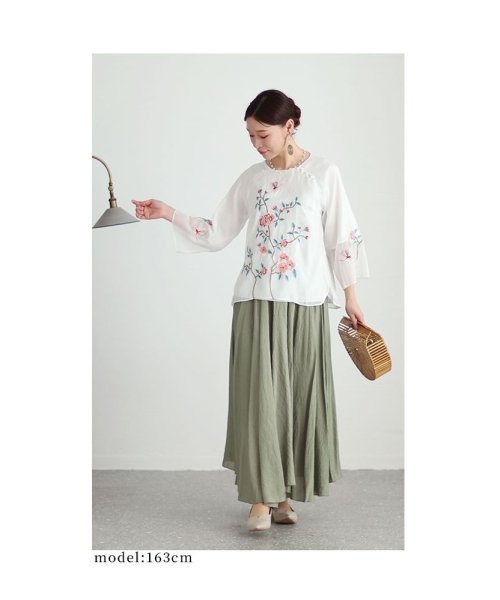 Sawa a la mode(サワアラモード)/レディース 大人 上品 シフォンに咲く花刺繍のシャツブラウス/img18