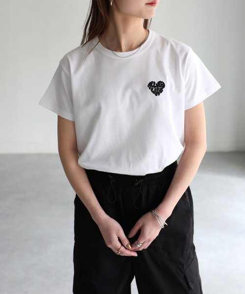 Riberry(リベリー)/ハートロゴラメ刺繍コンパクトTシャツ/img24