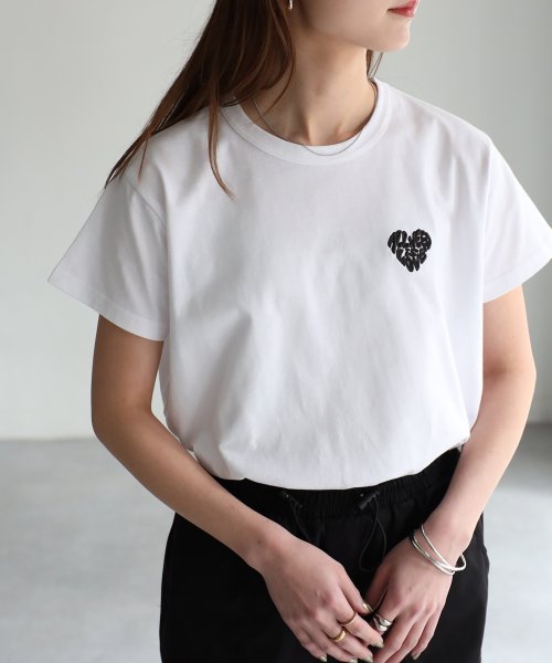 Riberry(リベリー)/ハートロゴラメ刺繍コンパクトTシャツ/img25