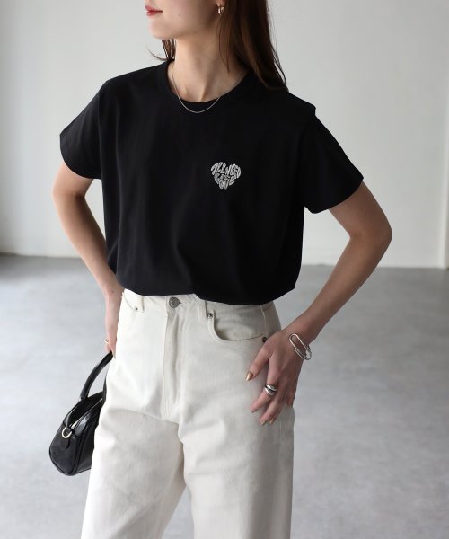 Riberry(リベリー)/ハートロゴラメ刺繍コンパクトTシャツ/img41
