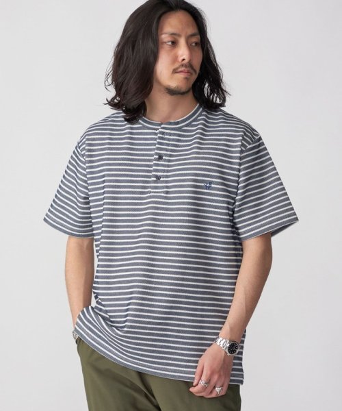 SHIPS MEN(シップス　メン)/*SHIPS: ワンポイント ロゴ バーズアイ ヘンリーネック Tシャツ 24SS/img18