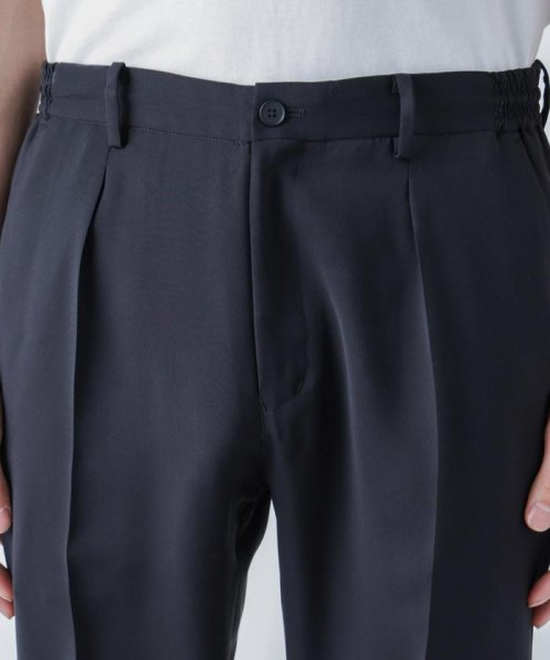 「Damerino」ライトウェイトストレッチセットアップ Damerino オン