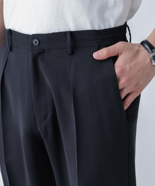 「Damerino」ライトウェイトストレッチセットアップ Damerino オン