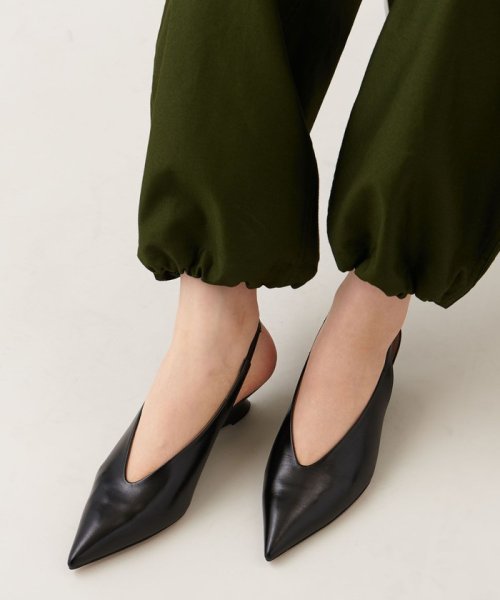 カーヴィーウェッジバックベルト パンプス45 あらかじめご了承ください