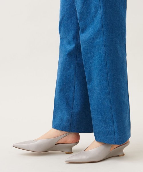 カーヴィーウェッジバックベルト パンプス45 あらかじめご了承ください