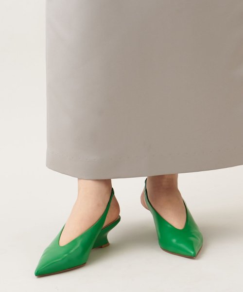 カーヴィーウェッジバックベルト パンプス45 あらかじめご了承ください