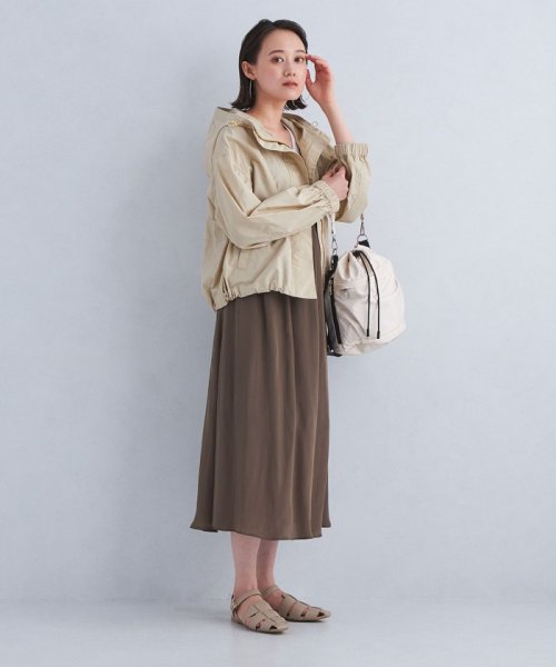 フーディ ライト ブルゾン －UVカット・撥水・ウォッシャブル－ W58 着用サイズ：M