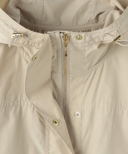 フーディ ライト ブルゾン －UVカット・撥水・ウォッシャブル－ W58 着用サイズ：M