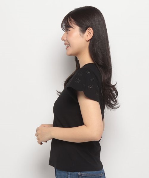 BENETTON (women)(ベネトン（レディース）)/花柄刺繍フレンチスリーブクルーネックTシャツ・カットソー/img05