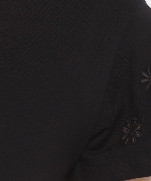 BENETTON (women)(ベネトン（レディース）)/花柄刺繍フレンチスリーブクルーネックTシャツ・カットソー/img08