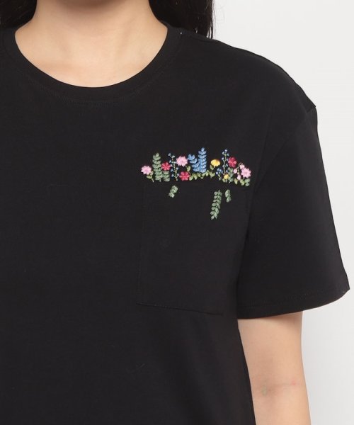 BENETTON (women)(ベネトン（レディース）)/クルーネック花柄刺繍胸ポケット半袖Tシャツ・カットソー/img07