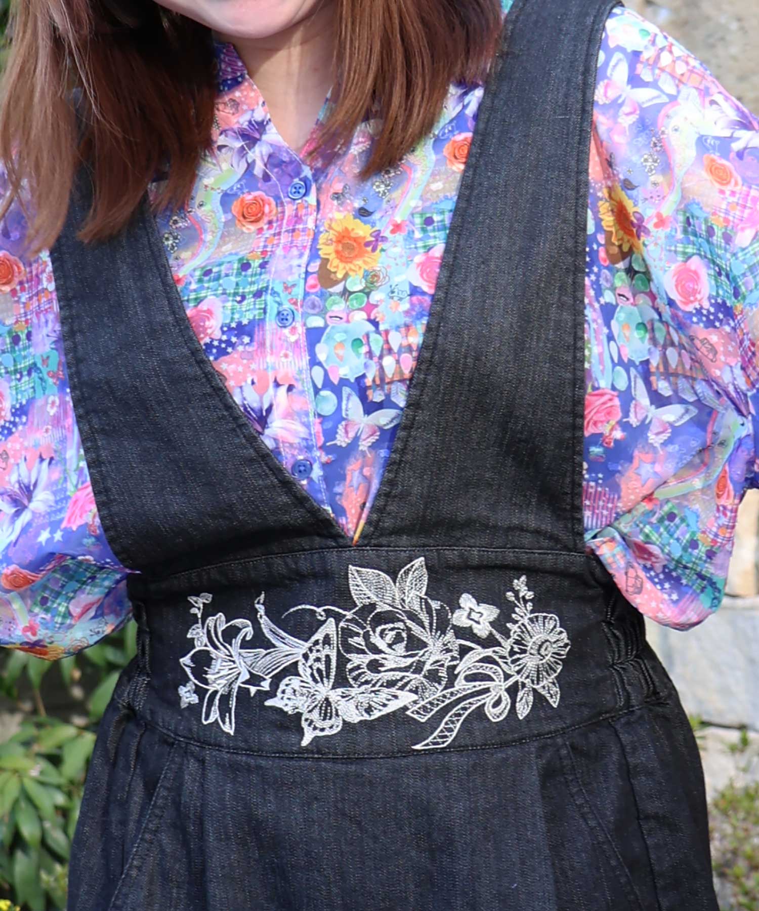 花蝶刺繍 デニムジャンパースカート(506029104) | イズ スカラー(iS 