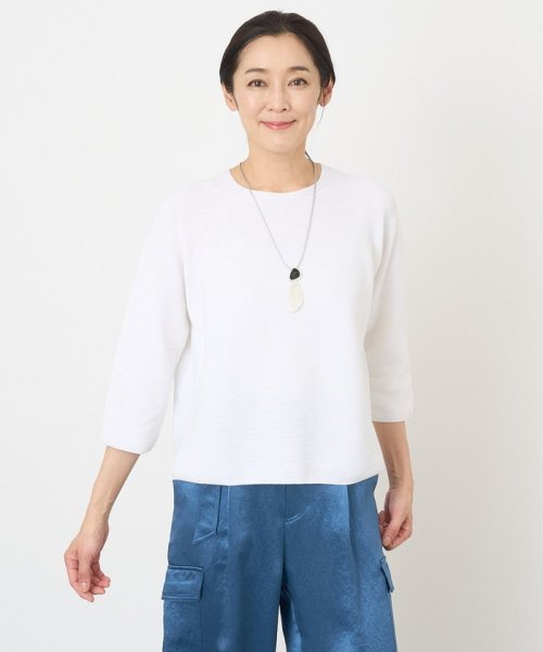 [日本製/アンサンブル対応]ホールガーメント7分袖ニット 商品説明ベーシックなデザインで着回し力抜群のニット ■デザインホールガーメント７分袖プルオーバーです。ガーターで身頃と袖に変化をつけ、シンプルながらも表情豊かなデザインとなっています。ほどよくゆ V1518944096(11550円)