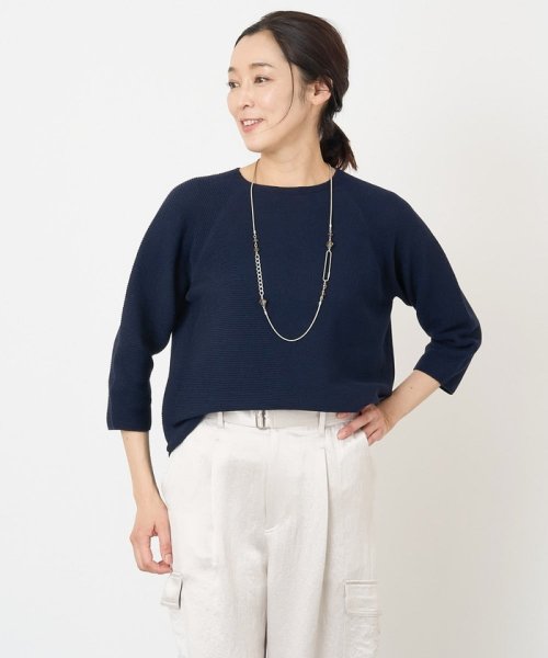 [日本製/アンサンブル対応]ホールガーメント7分袖ニット 商品説明ベーシックなデザインで着回し力抜群のニット ■デザインホールガーメント７分袖プルオーバーです。ガーターで身頃と袖に変化をつけ、シンプルながらも表情豊かなデザインとなっています。ほどよくゆ V1518944096(11550円)