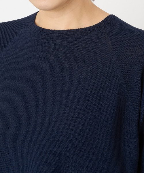 [日本製/アンサンブル対応]ホールガーメント7分袖ニット 商品説明ベーシックなデザインで着回し力抜群のニット ■デザインホールガーメント７分袖プルオーバーです。ガーターで身頃と袖に変化をつけ、シンプルながらも表情豊かなデザインとなっています。ほどよくゆ V1518944096(11550円)