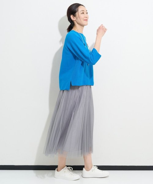 [日本製/アンサンブル対応]ホールガーメント7分袖ニット 商品説明ベーシックなデザインで着回し力抜群のニット ■デザインホールガーメント７分袖プルオーバーです。ガーターで身頃と袖に変化をつけ、シンプルながらも表情豊かなデザインとなっています。ほどよくゆ V1518944096(11550円)