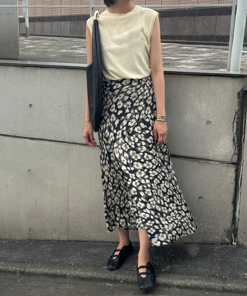 【Audrey and John Wad】レオパード柄バイアスフレアスカート 