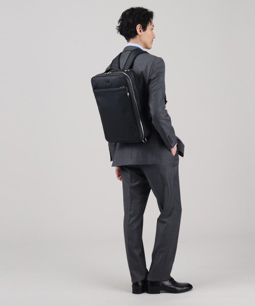 【3WAY/PC対応】コーデュラ(R)コーティング バッグ 商品説明【デザインポイント】バックパックとショルダー、ブリーフタイプの3WAYバッグ。片手で扱いづらい大きめのスマホ普及をうけ、両 H1916672828(14586円)