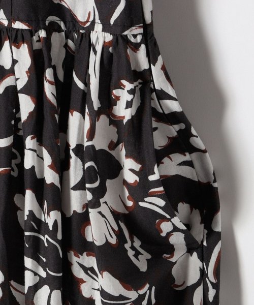 quaranciel:〈洗濯機可能〉リーフプリント スキッパー ギャザー ワンピース quaranciel