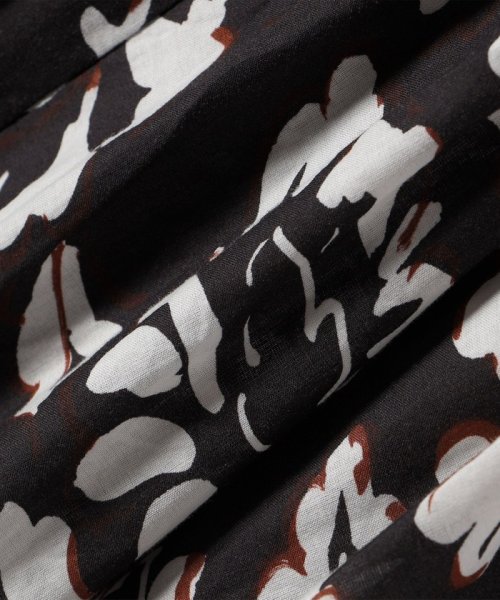 quaranciel:〈洗濯機可能〉リーフプリント スキッパー ギャザー ワンピース quaranciel