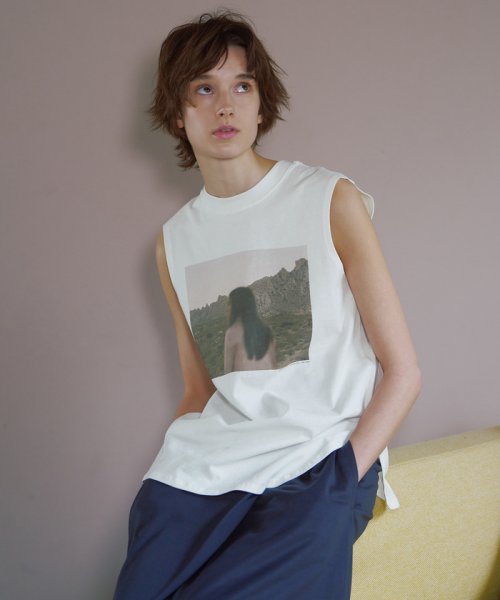 サロン　アダム　エ　ロペ(サロン　アダム　エ　ロペ)/【Alec Soth（アレック・ソス）】[24SS]ノースリーブフォトTシャツ/img01