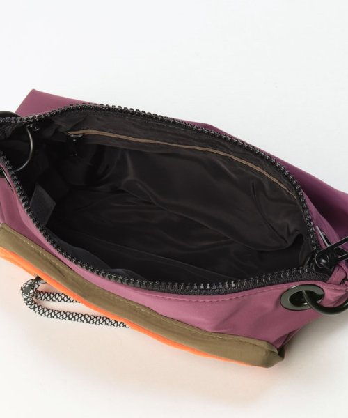 Voyager マルチポジション マキシバックパック 