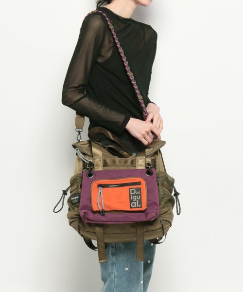 Voyager マルチポジション マキシバックパック 