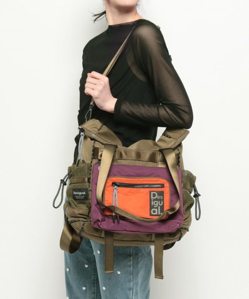 Voyager マルチポジション マキシバックパック 