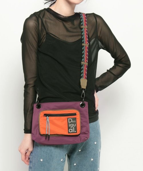 Voyager マルチポジション マキシバックパック 