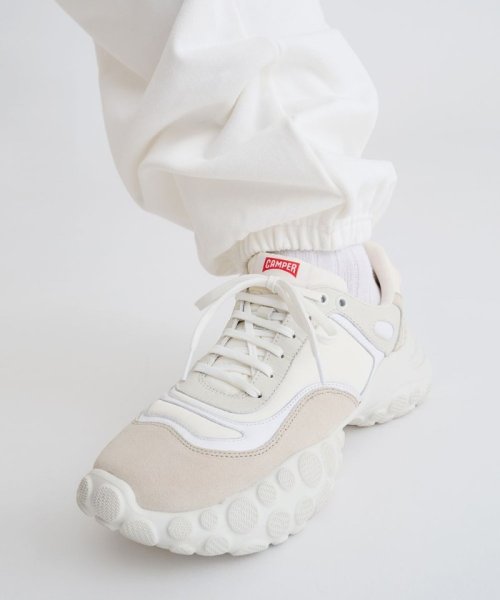 [カンペール] PELOTAS MARS / スニーカー 5cm 0cm PELOTAS MARS グリップ力に優れ 頑丈かつ超軽量のEVAアウトソールに かかとの保形性を高めるパーツを組み合わせ クッション性の高いリサイクルOrthoLite オーソライト インソールが 快適な履き心地をもたらします