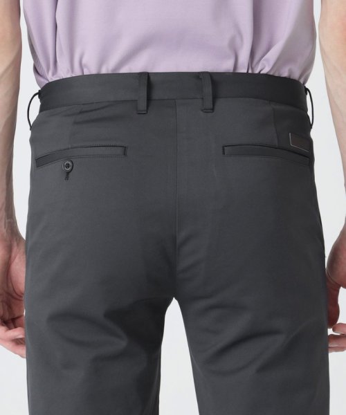 シェルタリングドライサテントラウザーズ 