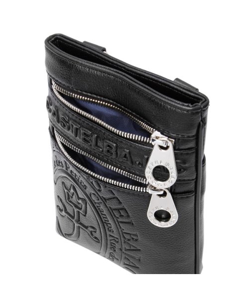 カステルバジャック ダナン バッグ ショルダーバッグ ショルダーポーチ メンズ レディース 斜めがけバッグ Danang CASTELBAJAC 45111 シンプルなデザインながらも 大胆で存在感のあるロゴが際立ち スタイリッシュな雰囲気を醸し出しています