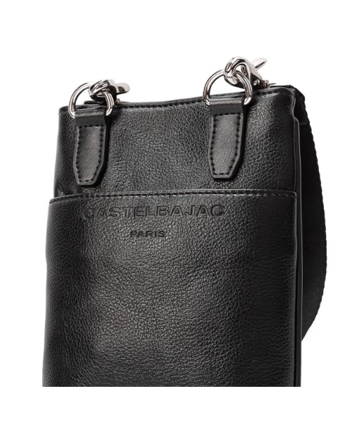 カステルバジャック ダナン バッグ ショルダーバッグ ショルダーポーチ メンズ レディース 斜めがけバッグ Danang CASTELBAJAC 45111 シンプルなデザインながらも 大胆で存在感のあるロゴが際立ち スタイリッシュな雰囲気を醸し出しています