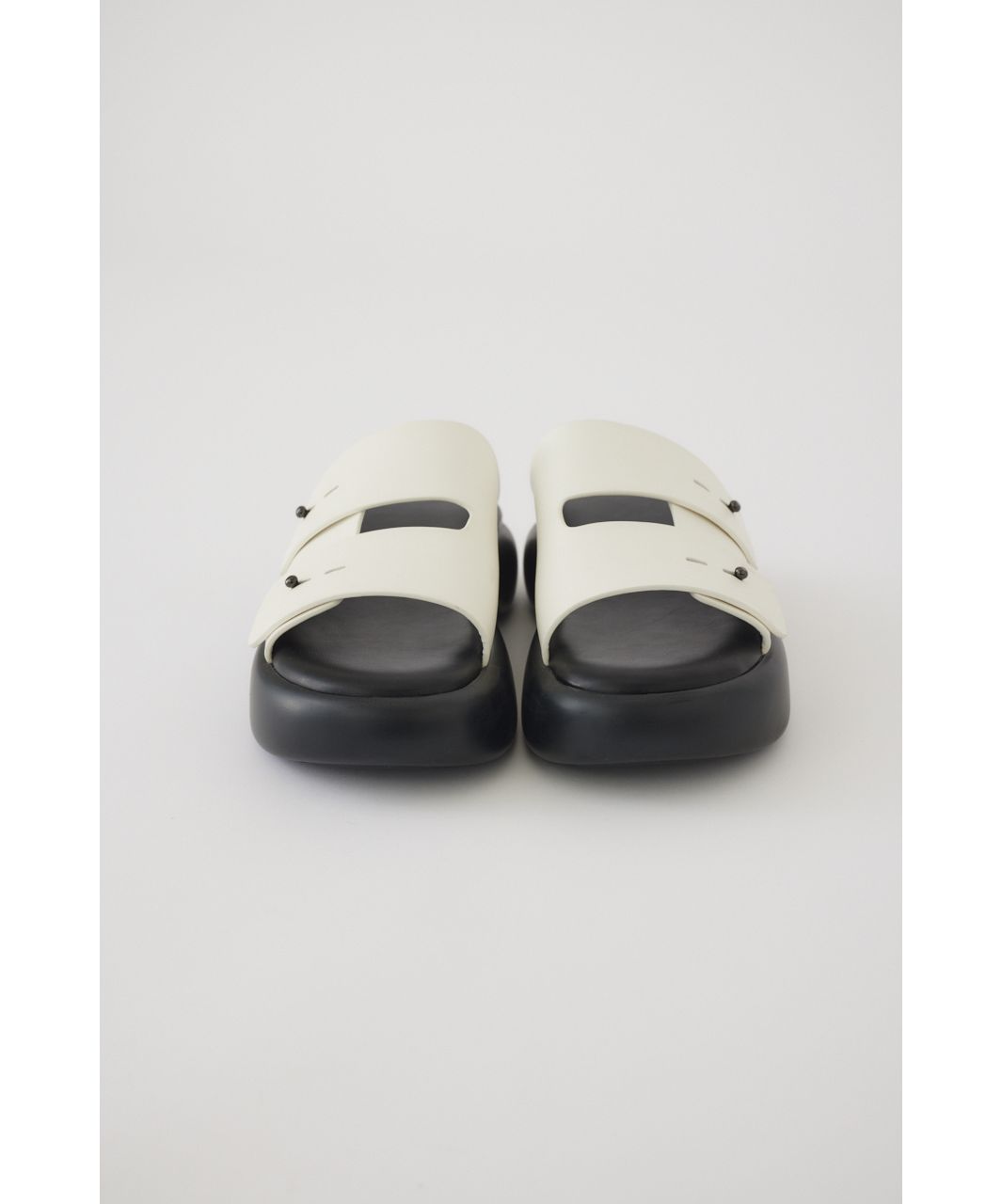 Volume sole sandal