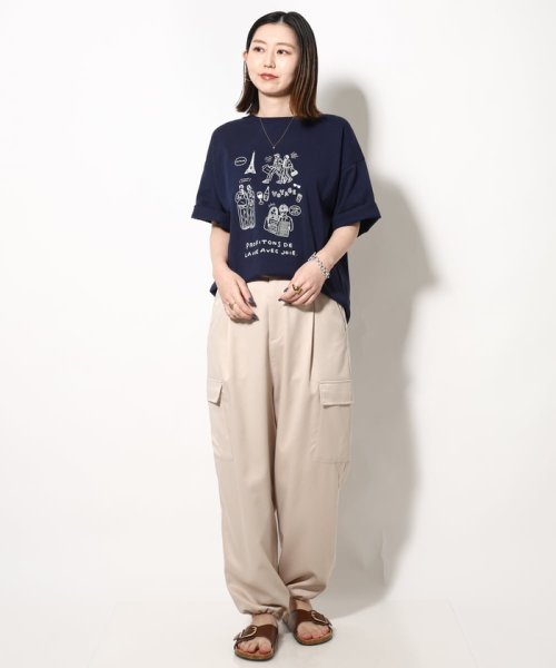 a.v.v (MEN)(アー・ヴェ・ヴェメンズ)/【ucaU×a.v.vコラボ】フロントプリントワイドシルエットTシャツ/img07