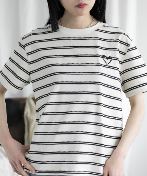 aimoha(aimoha（アイモハ）)/デザインボーダー　ハート刺繍Tシャツ/img09