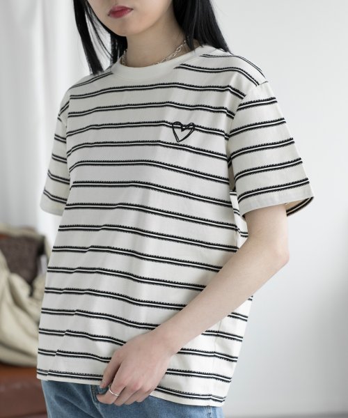 aimoha(aimoha（アイモハ）)/デザインボーダー　ハート刺繍Tシャツ/img10