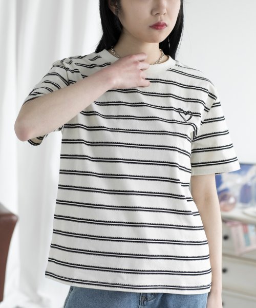 aimoha(aimoha（アイモハ）)/デザインボーダー　ハート刺繍Tシャツ/img11
