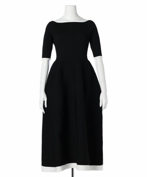 ホールガーメント配色ワンピ 予めご了承ください