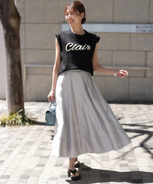 シャイニーフレアスカート 商品説明《店舗発売日》5/16(木）光沢感のある生地が華やかなムードを放つスカート。裾に向かってなだらかに P1563488323(12100円)