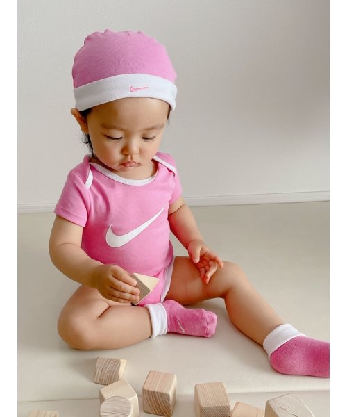 NIKE(ナイキ)/ベビー(6－12M) セット商品 NIKE(ナイキ) SWOOSH HAT/BODYSUIT/BOOTIE 3/img14