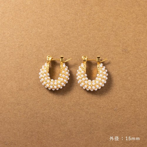 cream dot(クリームドット)/リッチ感抜群。小粒パールが艶めくステンレス製フープピアス/img02