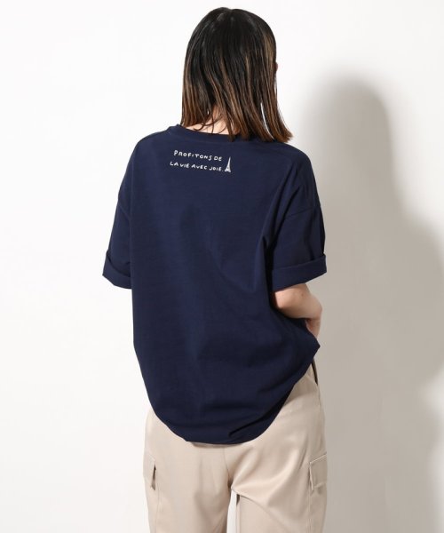 a.v.v (MEN)(アー・ヴェ・ヴェメンズ)/【ucaU×a.v.vコラボ】フロントプリントワイドシルエットTシャツ/img18