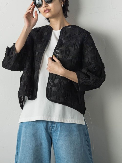 オーガンジークラフトチェックジャケット 商品説明魅了される、エアリーでセンシュアルなクラフト感。構築的な袖フォルムとパイピングデザインで仕上げた、格子柄のオーガンジージャケット。立体的なボリューム袖 JS1450032233(11000円)