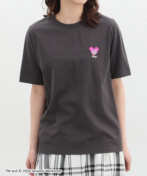 Honeys(ハニーズ)/セサミストリート／半袖Ｔ トップス Tシャツ 半袖 プリント ロゴ ワンポイント刺繍 /img21