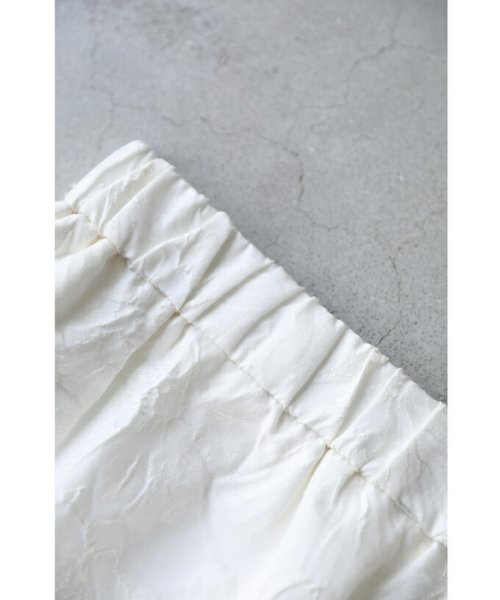 CAWAII(カワイイ)/浮き彫り白花レリーフミディアムスカート/img14