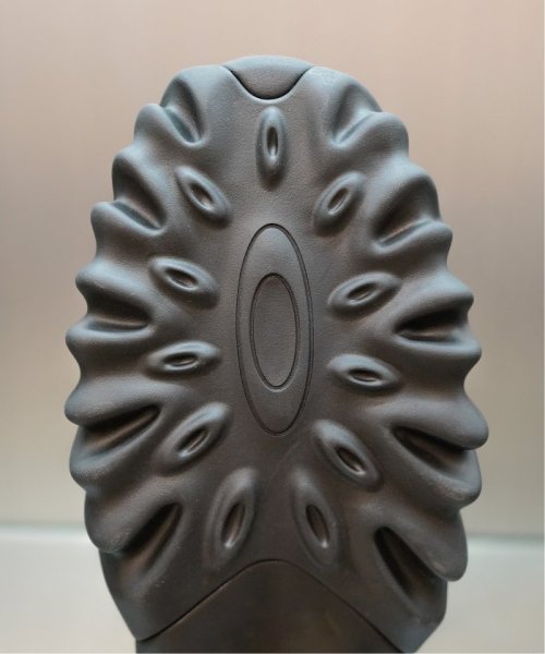 【JUNYA WATANABE MAN/ジュンヤワタナベマン】×OakleyFACTORY TEAM】 W－NAME JUNYA WATANABE MAN/ジュンヤワタナベマン CHOP SAW MULES