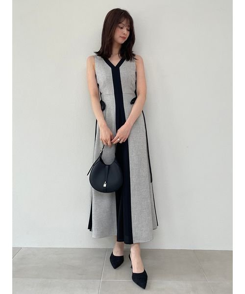 【WEB限定サイズあり】サイドプリーツバイカラーワンピース ラインはブラック